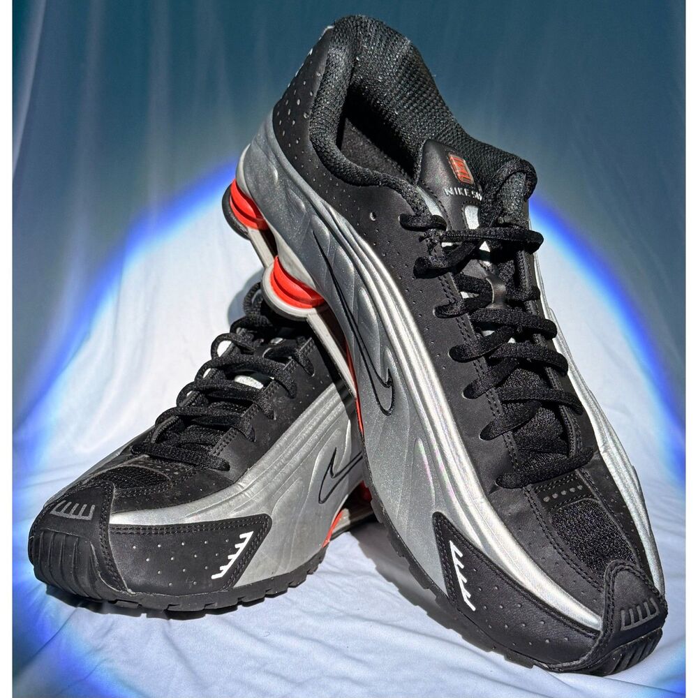 Nike Shox R4 Running Shoes - Black Silver Red - Size 10.5
